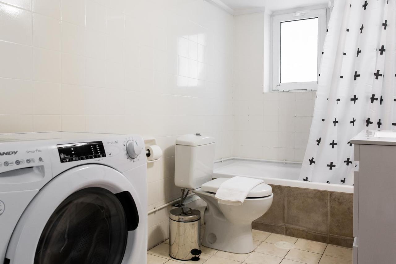 Pleasant 2Br Apartment Near Helexpo By Upstreet Aten Exteriör bild